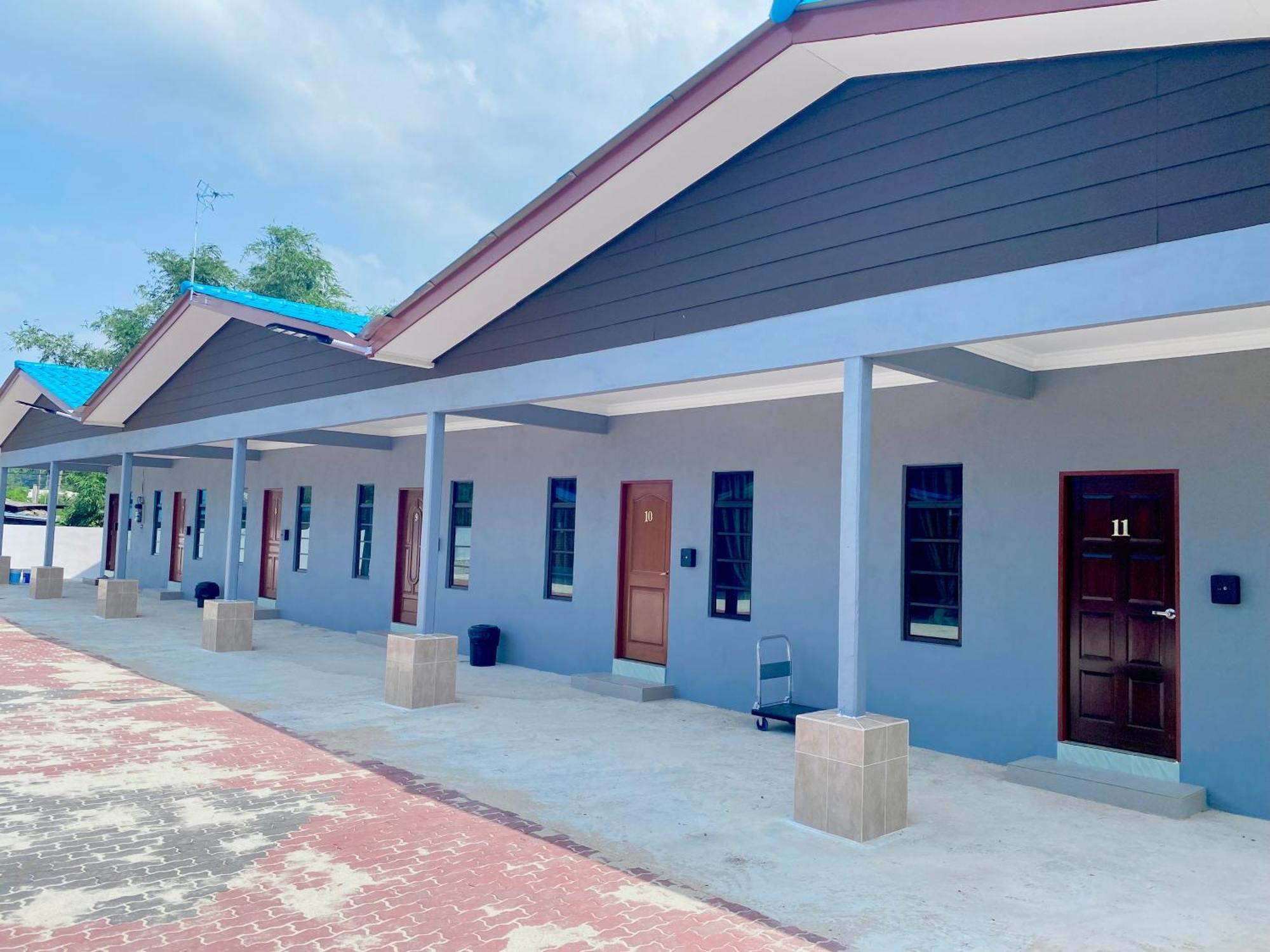 Sasuka Chalet Pantai Pandak Kuala Terengganu Exteriör bild