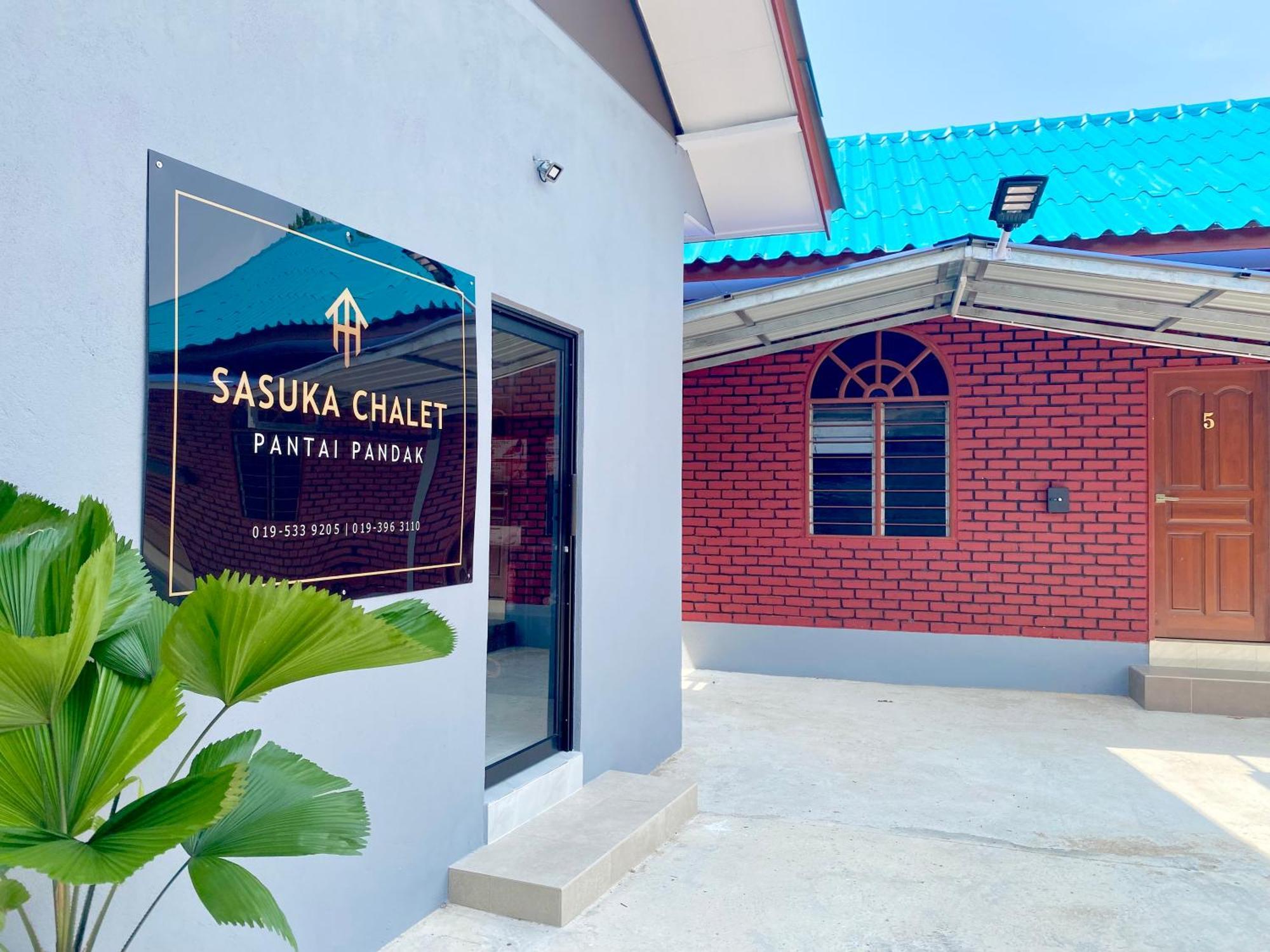 Sasuka Chalet Pantai Pandak Kuala Terengganu Exteriör bild